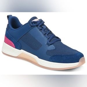 VIONIC Women's Fearless Sneaker in Dark Blue Berry size 7.5